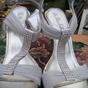 Beautiful Blingy Wedding, Night on the Town/Party CRYSTAL T-STRAP SILVER SIZE 10